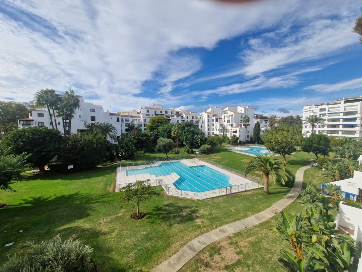 Middle Floor Apartment in Puerto Banús