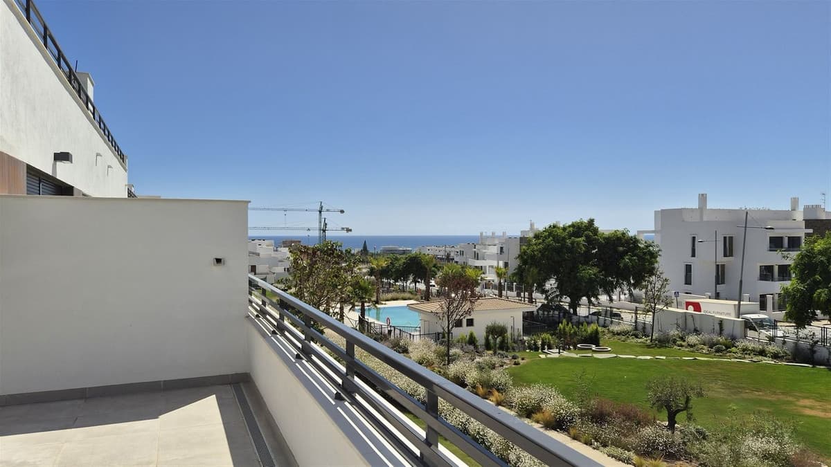 Lägenhet på mellanplan in Estepona