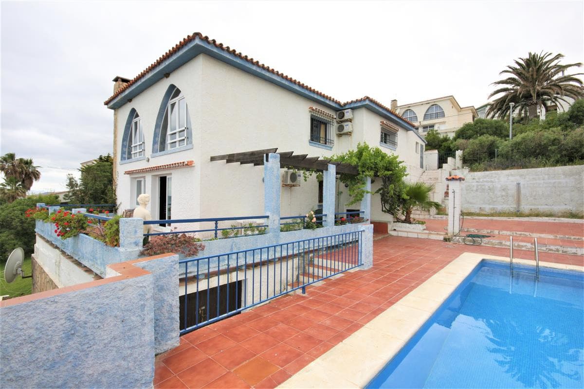 Detached Villa in Estepona