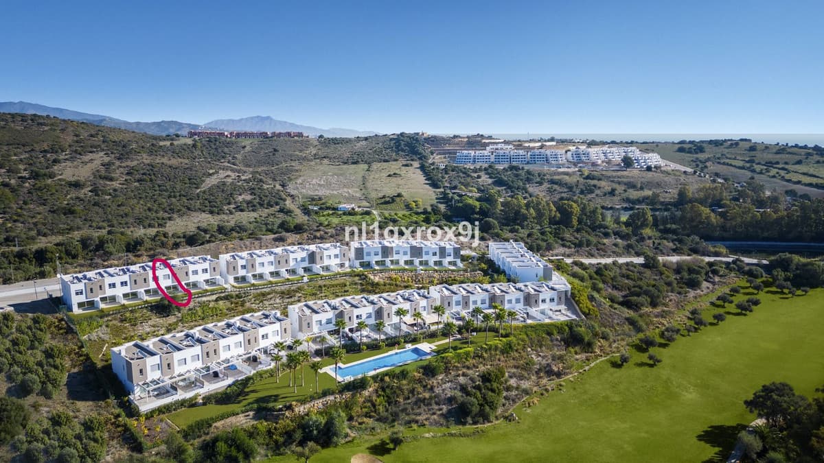 Geschakelde Woning in Estepona