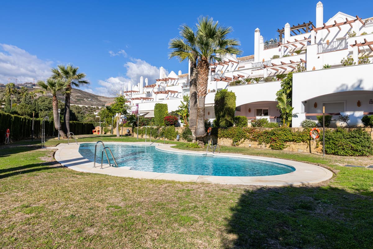 Middle Floor Apartment in Nueva Andalucía