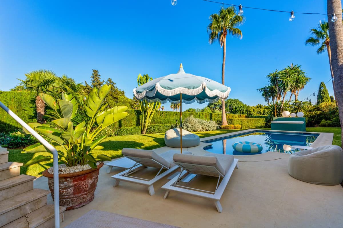 Detached Villa in El Paraiso