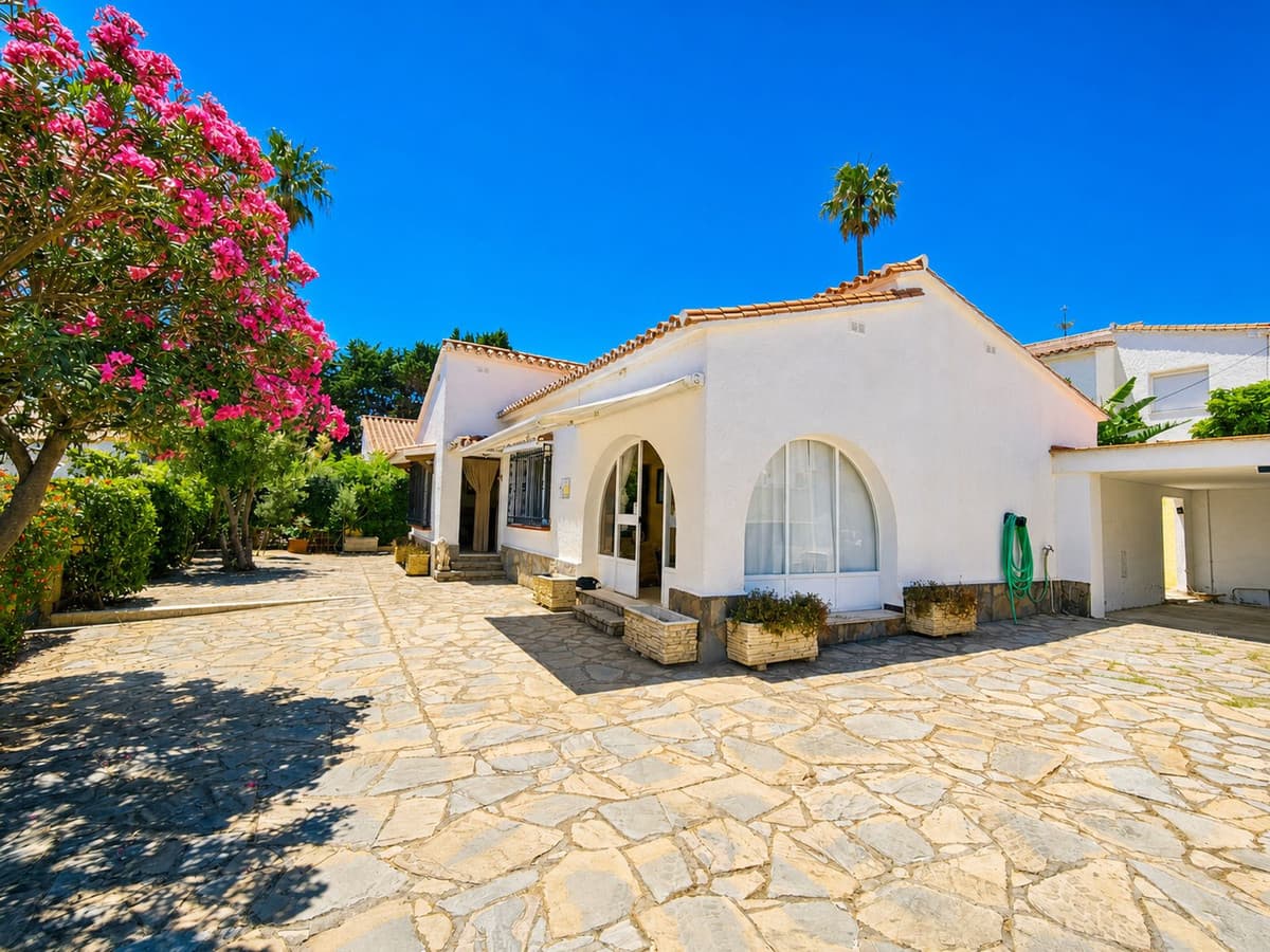 Detached Villa in La Duquesa