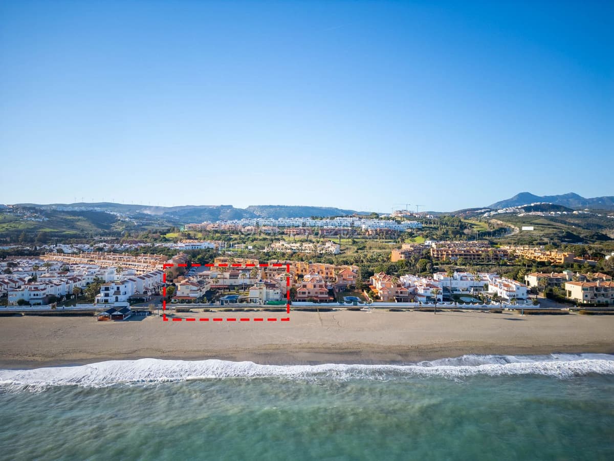 Semi-Detached House in Casares Playa