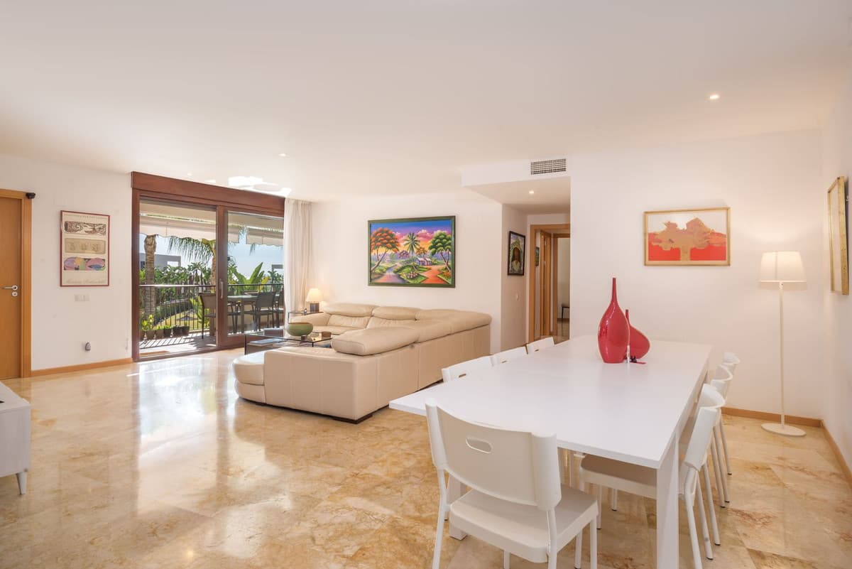 Ground Floor Apartment in Altos de los Monteros