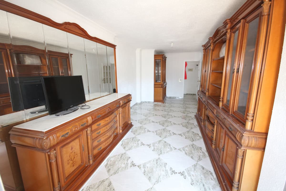 Middle Floor Apartment in Málaga Centro