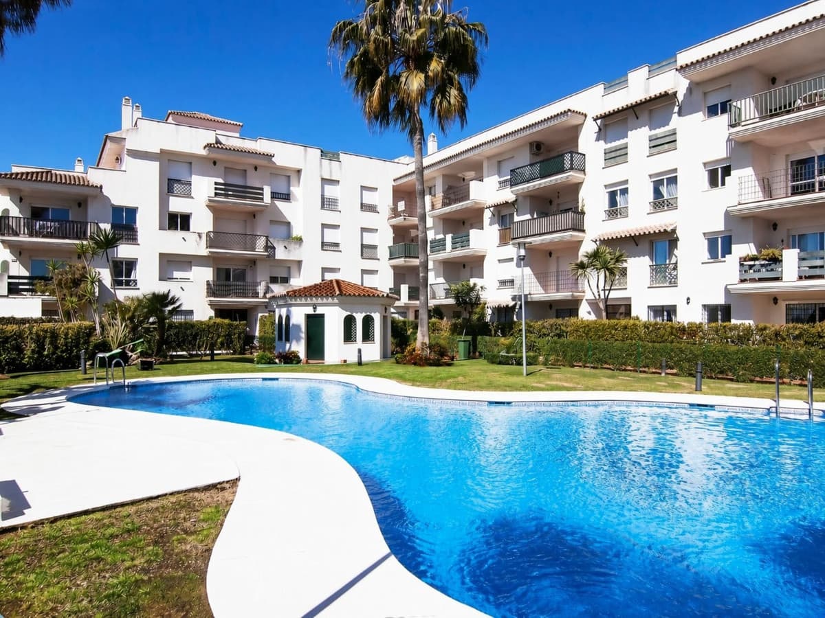 Middle Floor Apartment in Nueva Andalucía