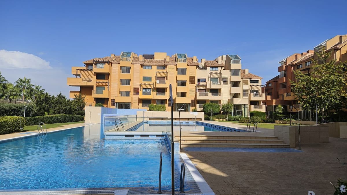 Mellemetage Lejlighed in Sotogrande Marina