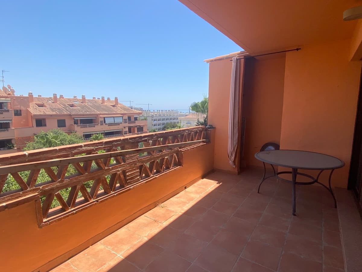 Top Floor Apartment in The Golden Mile
