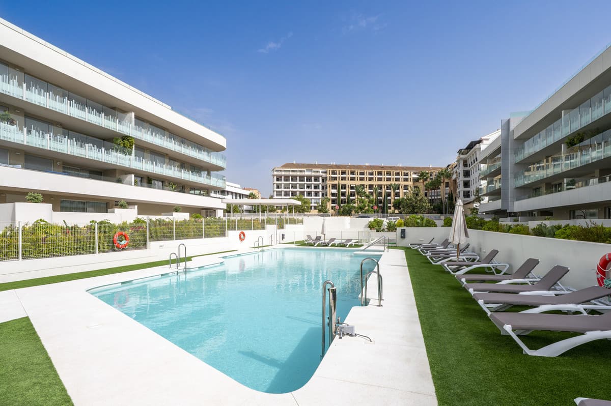 Apartament na środkowym piętrze in San Pedro de Alcántara