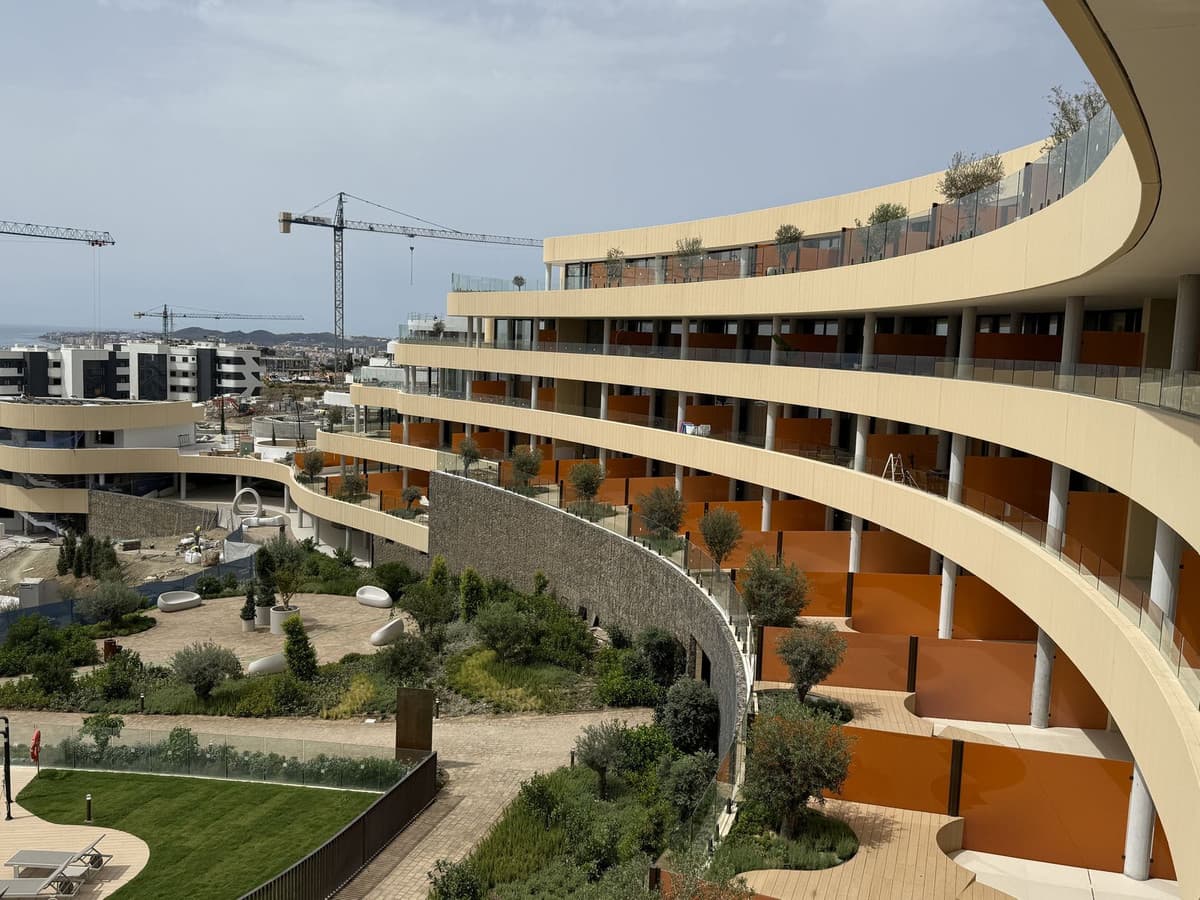Middle Floor Apartment in Higueron