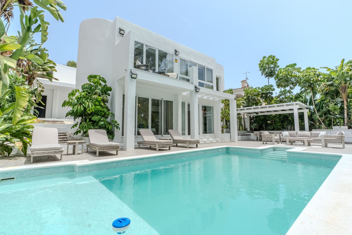 Villa - Chalet in Nueva Andalucía