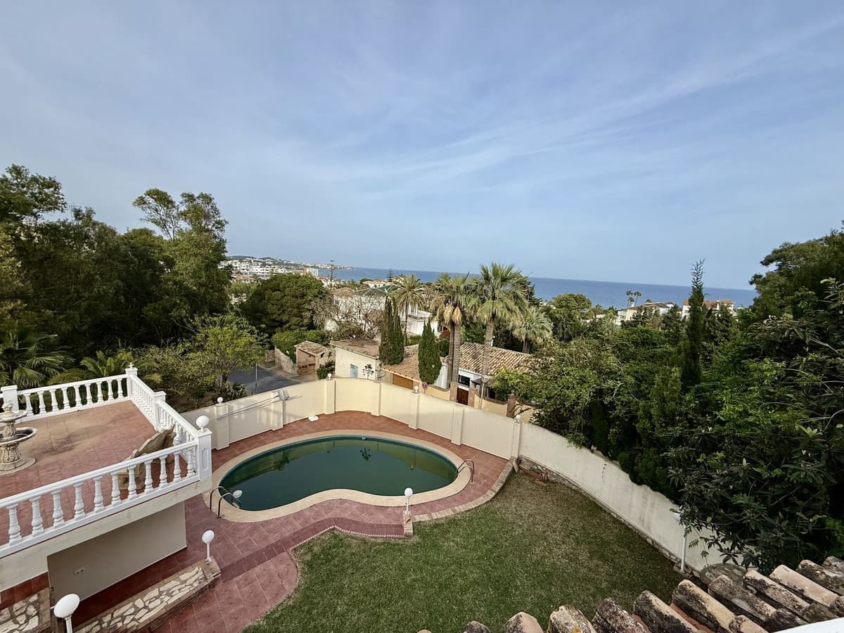 Detached Villa in Calahonda