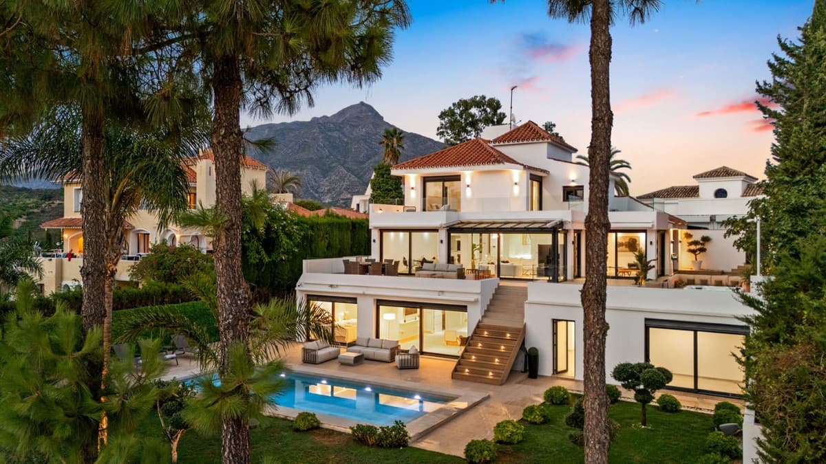 Fristående villa in Nueva Andalucía