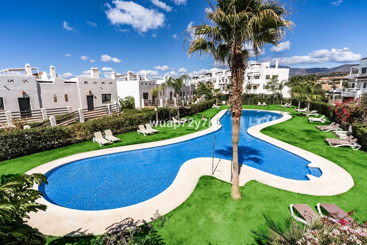 Middle Floor Apartment in Selwo