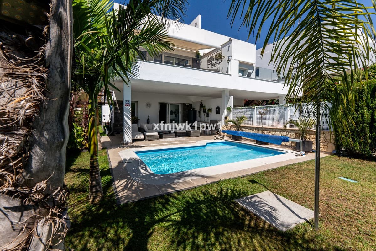 Semi-Detached House in Riviera del Sol