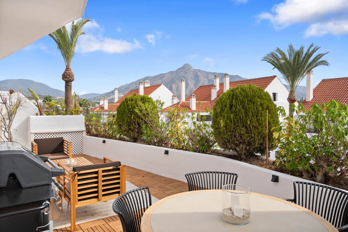 Middle Floor Apartment in Nueva Andalucía