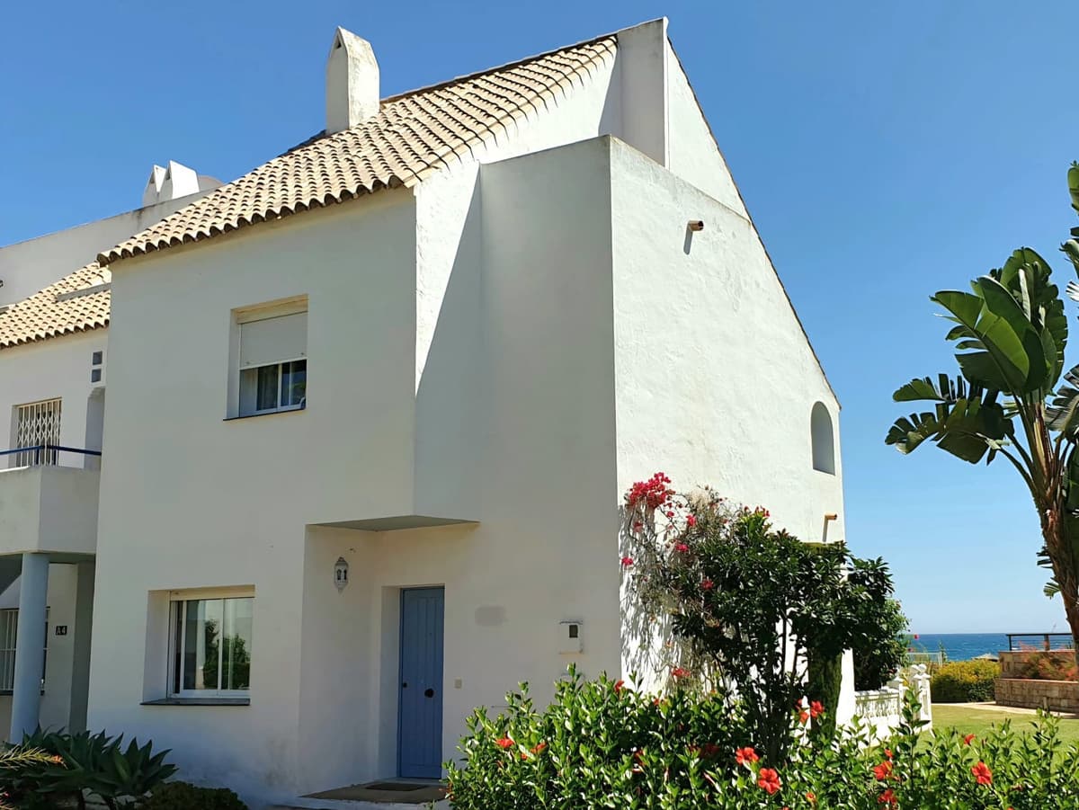 Semi-Detached House in Casares