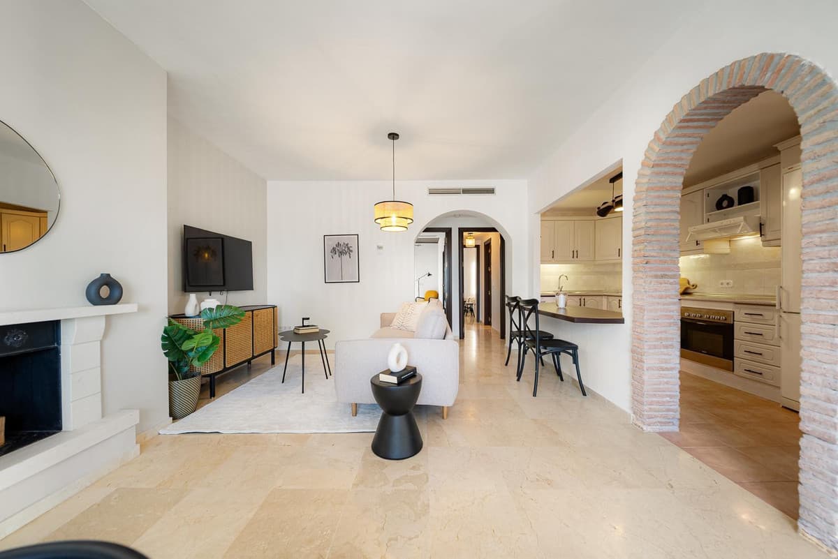 Middle Floor Apartment in Nueva Andalucía