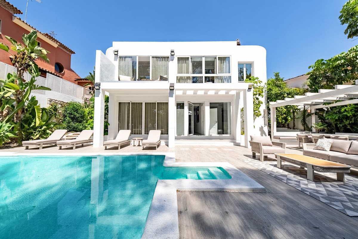 Detached Villa in Nueva Andalucía