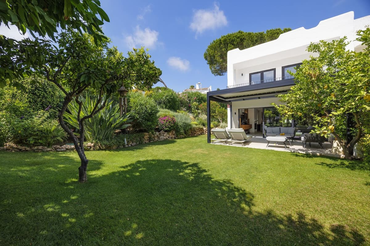 Semi-Detached House in Nueva Andalucía